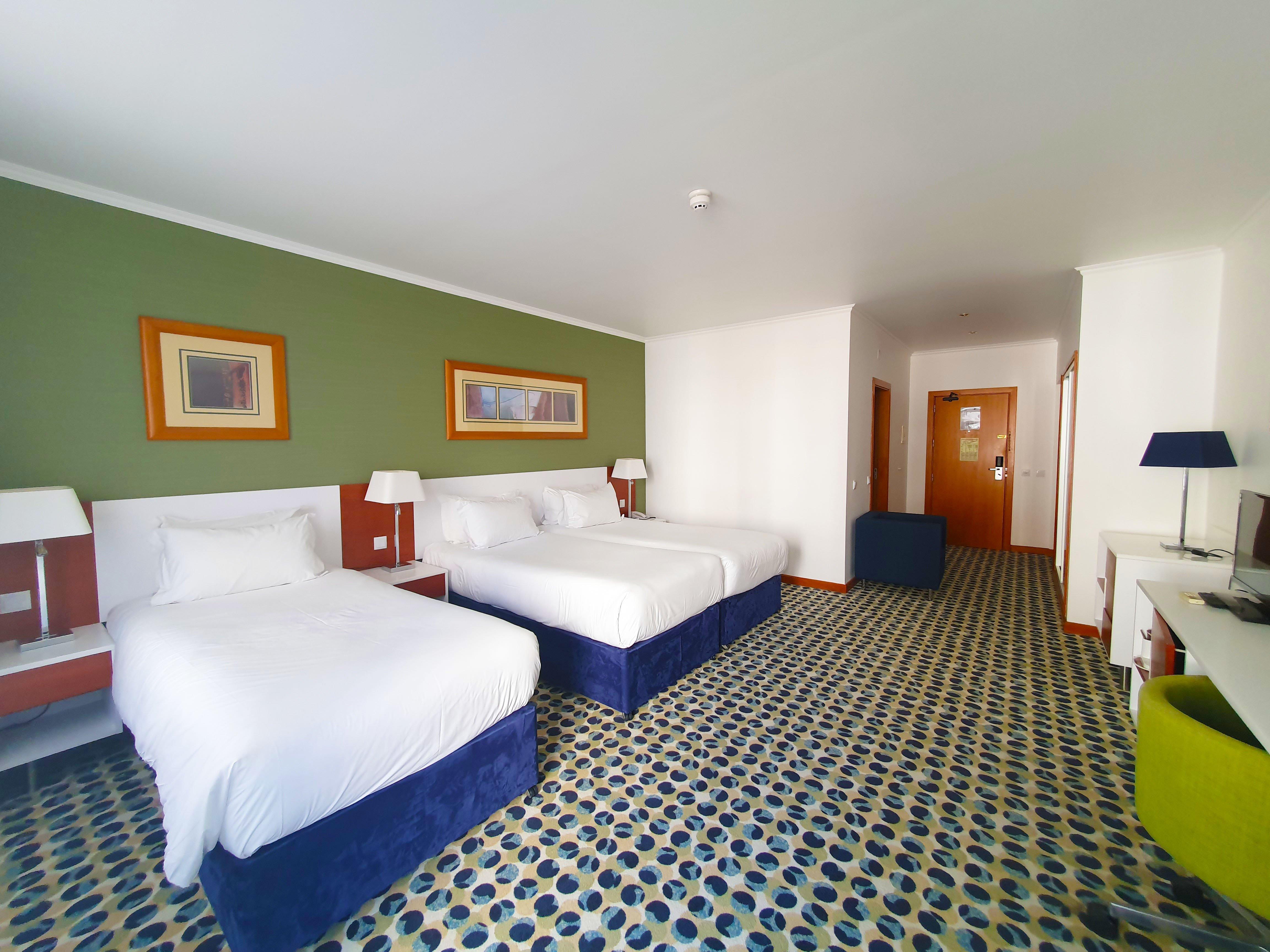Holiday Inn Algarve - Armacao De Pera, An Ihg Hotel Exteriör bild
